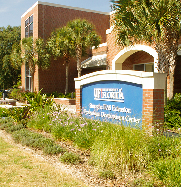 The UF/IFAS Straughn Center, front enterance