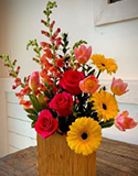Garden Style Floral Arrangement, Photos by E. O’Connor, L. Fleming & Something Turquoise